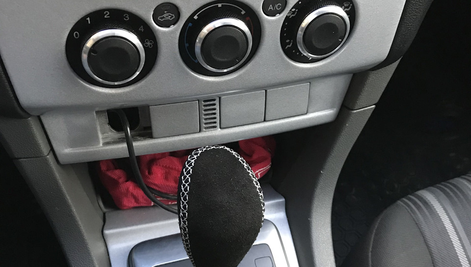 Заглушка с USB и AUX — Ford Focus II Sedan, 1,6 л, 2008 года | автозвук ...