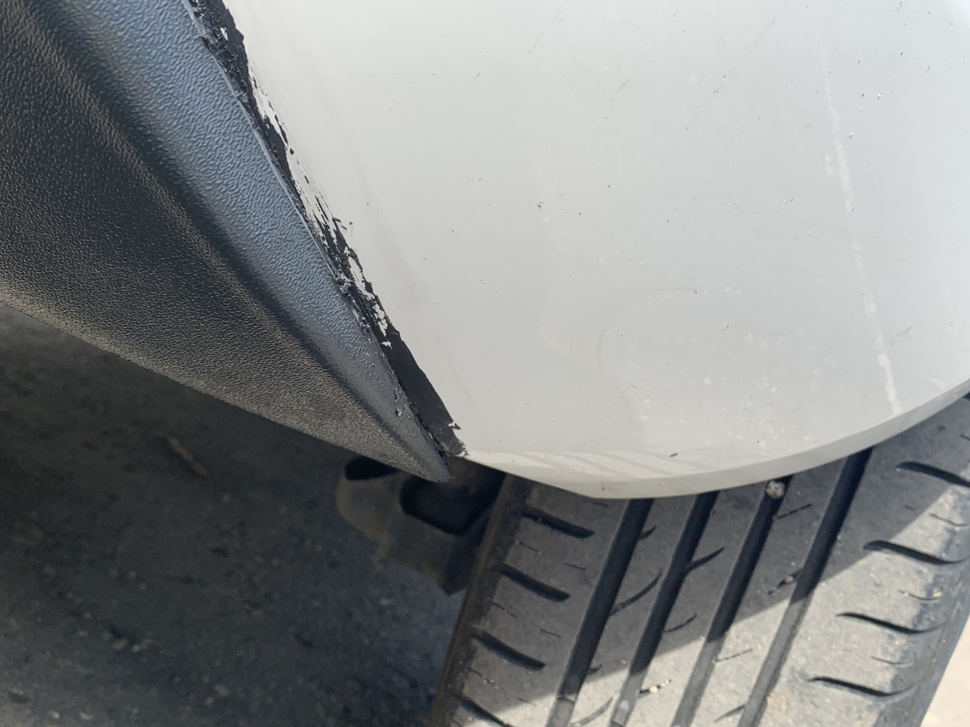 Чем можно оттереть стекольный герметик? — Skoda Fabia Mk2, 9,9 л, 2014 ...