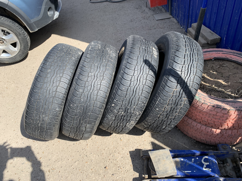 Шина Bridgestone Dueler H/T 687 225/70 R16 102T — Toyota RAV4 (I), 2 л ...