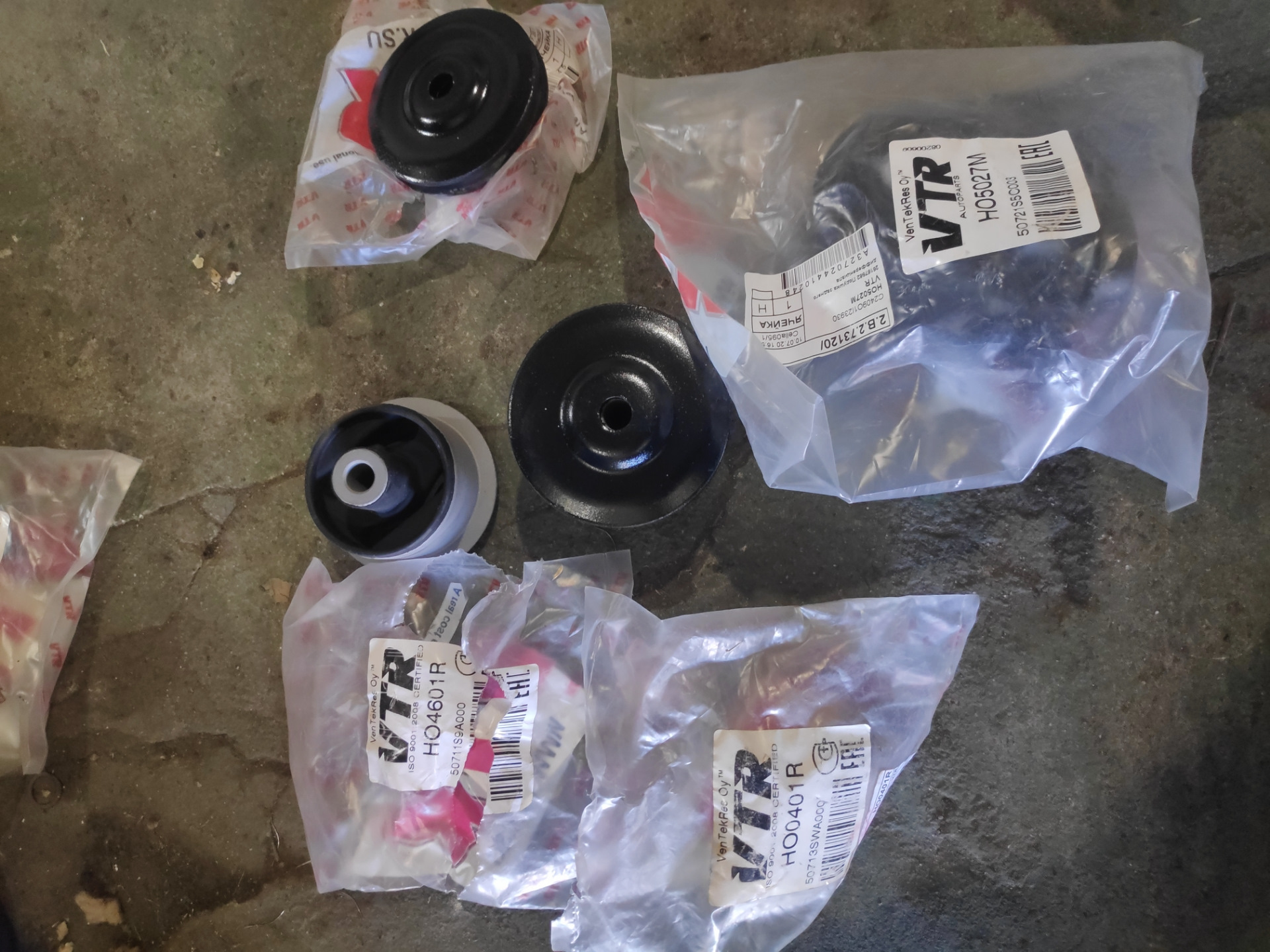 Подушки заднего редуктора — Honda CR-V (RD4/RD5/RD6/RD7), 2 л, 2002 ...