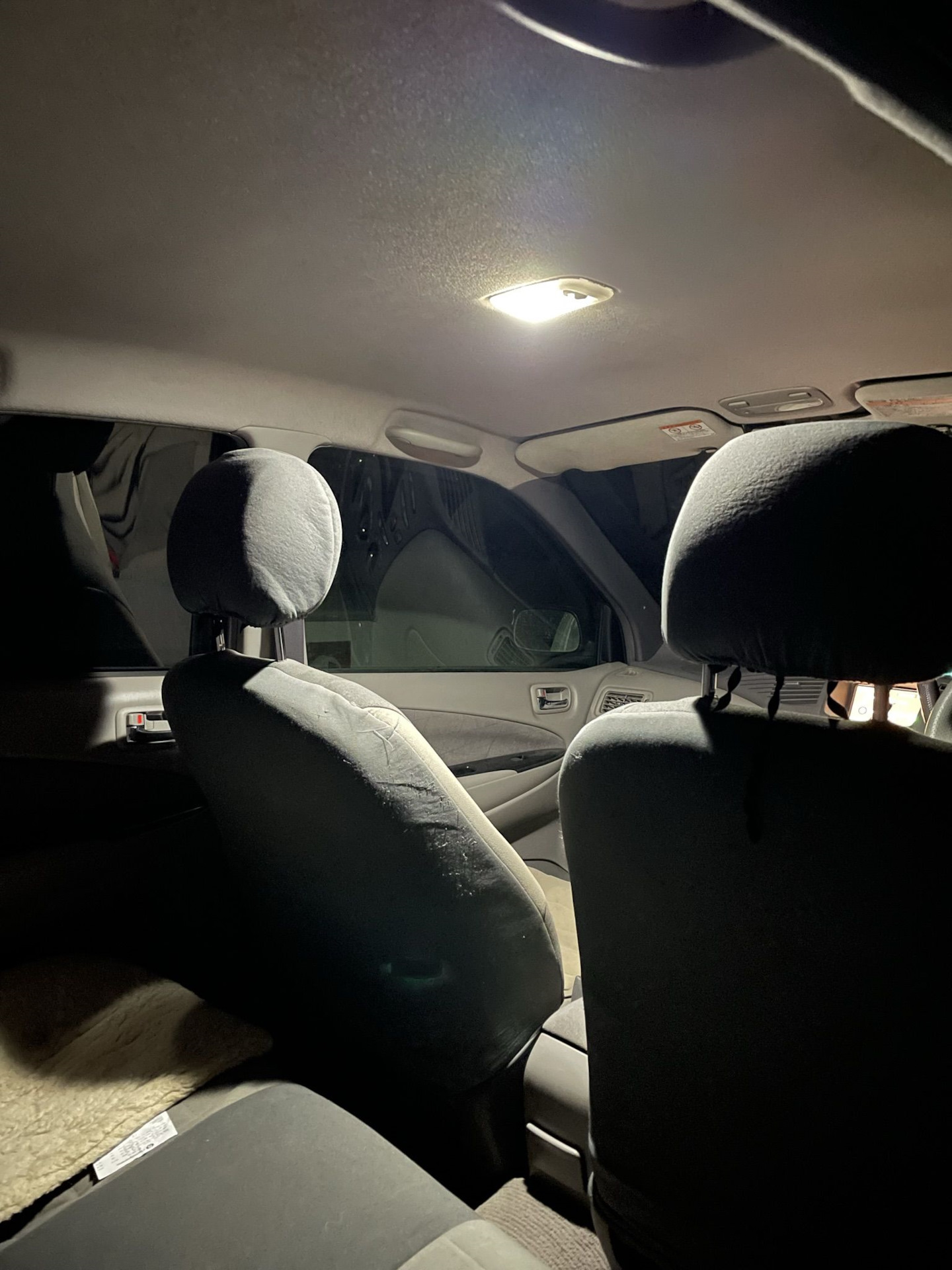 Освещение салона (PHILIPS 129416000KX1) — Toyota Prius (11), 1,5 л ...