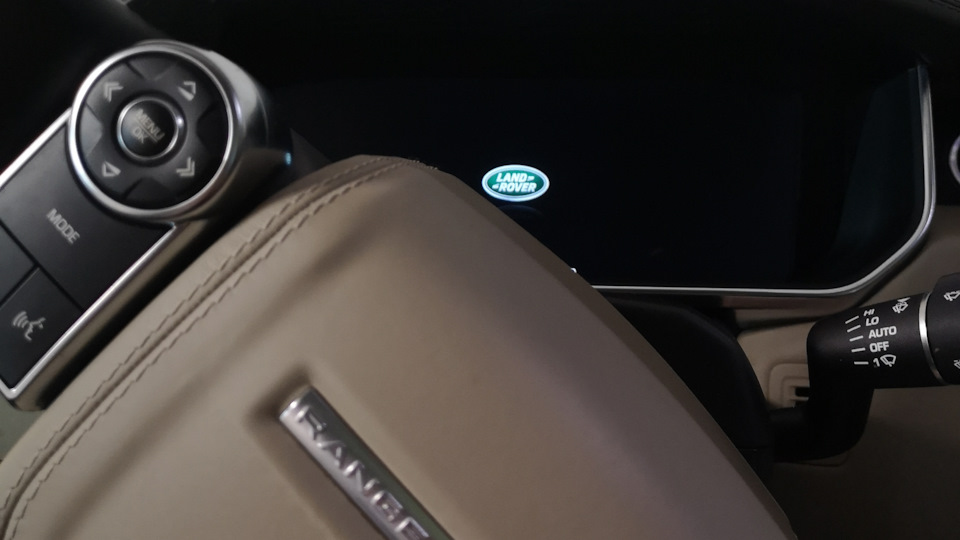 Land Rover Range Rover Диван на колесах