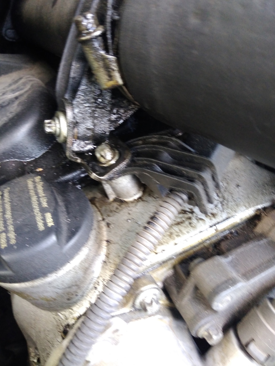 Давит масло из патрубка впускного коллектора. — Mercedes-Benz Sprinter ...