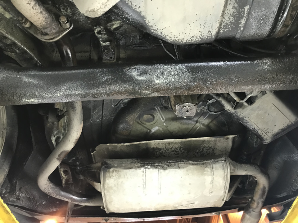 Пушсало на днище — Toyota Matrix (1G), 1,8 л, 2002 года | расходники ...