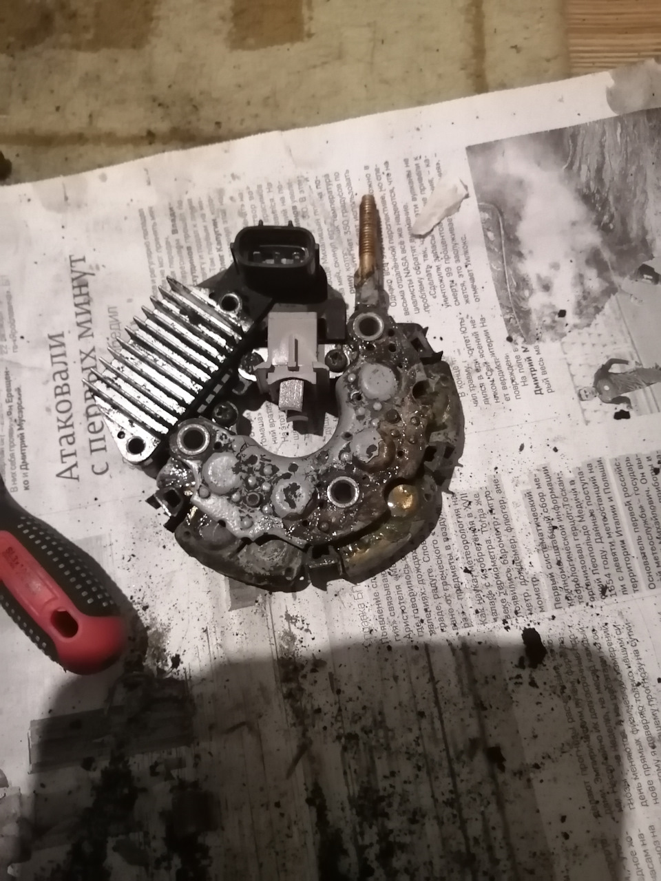 Разборка и замена подшипников, токосъемных колец и щеток генератора ...