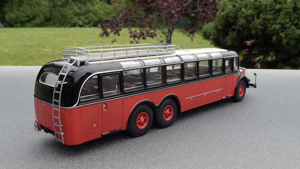 Mercedes Benz O 10000 1937 (1/43 Premium ClassiXXs