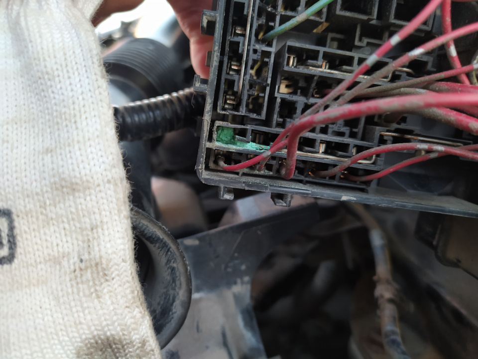 # 27 Не работал бк, магнитола, освещение салона и приборка при ...