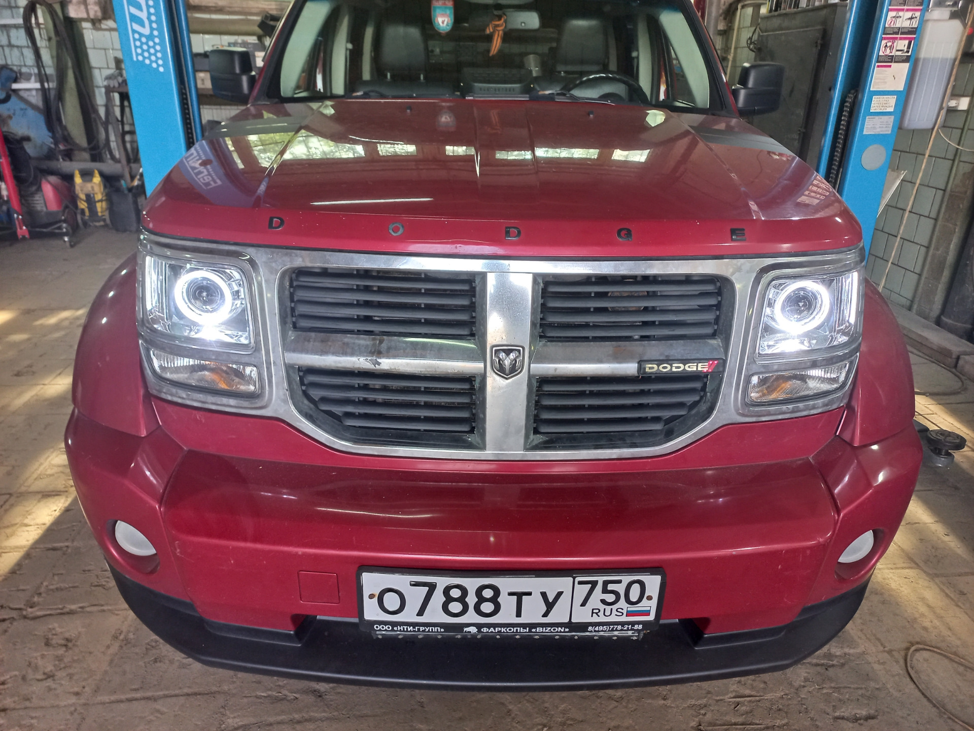 Фары на Додж Нитро — Dodge Nitro, 2,8 л, 2007 года | тюнинг | DRIVE2