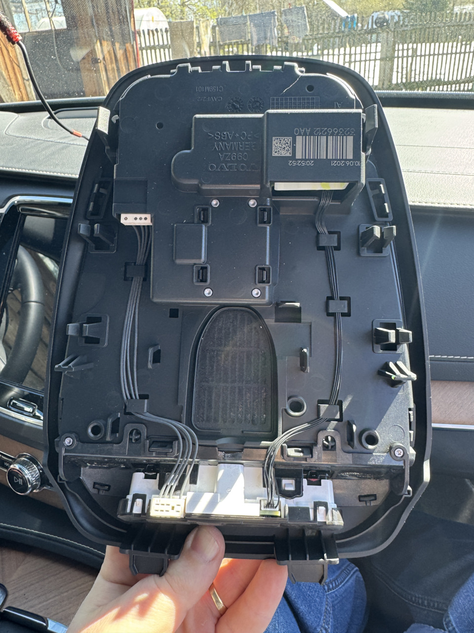 был плафон простой… — Volvo XC90 (2G). Запчасти на фото: 10062021