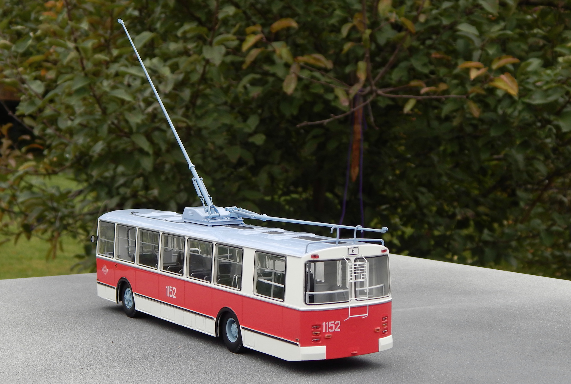Коллекция троллейбусов зиу. Модель SSM ЗИУ-682. ЗИУ 9 ССМ 1 43. ЗИУ-9 1 43. ЗИУ 682 модель.