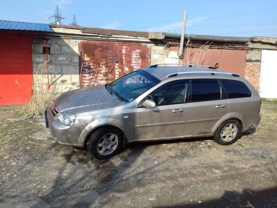 Ручка двери и исполнительный элемент крышки бензобака — Skoda Superb ...