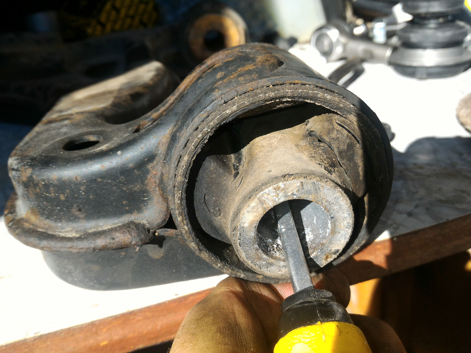 Isuzu rodeo 1991 3. замена сайлентблоков шаровых. замена сайлентблоков шаровых. замена сайлентблоков шаровых. замена сайлентблоков киа рио 2 самостоятельно.