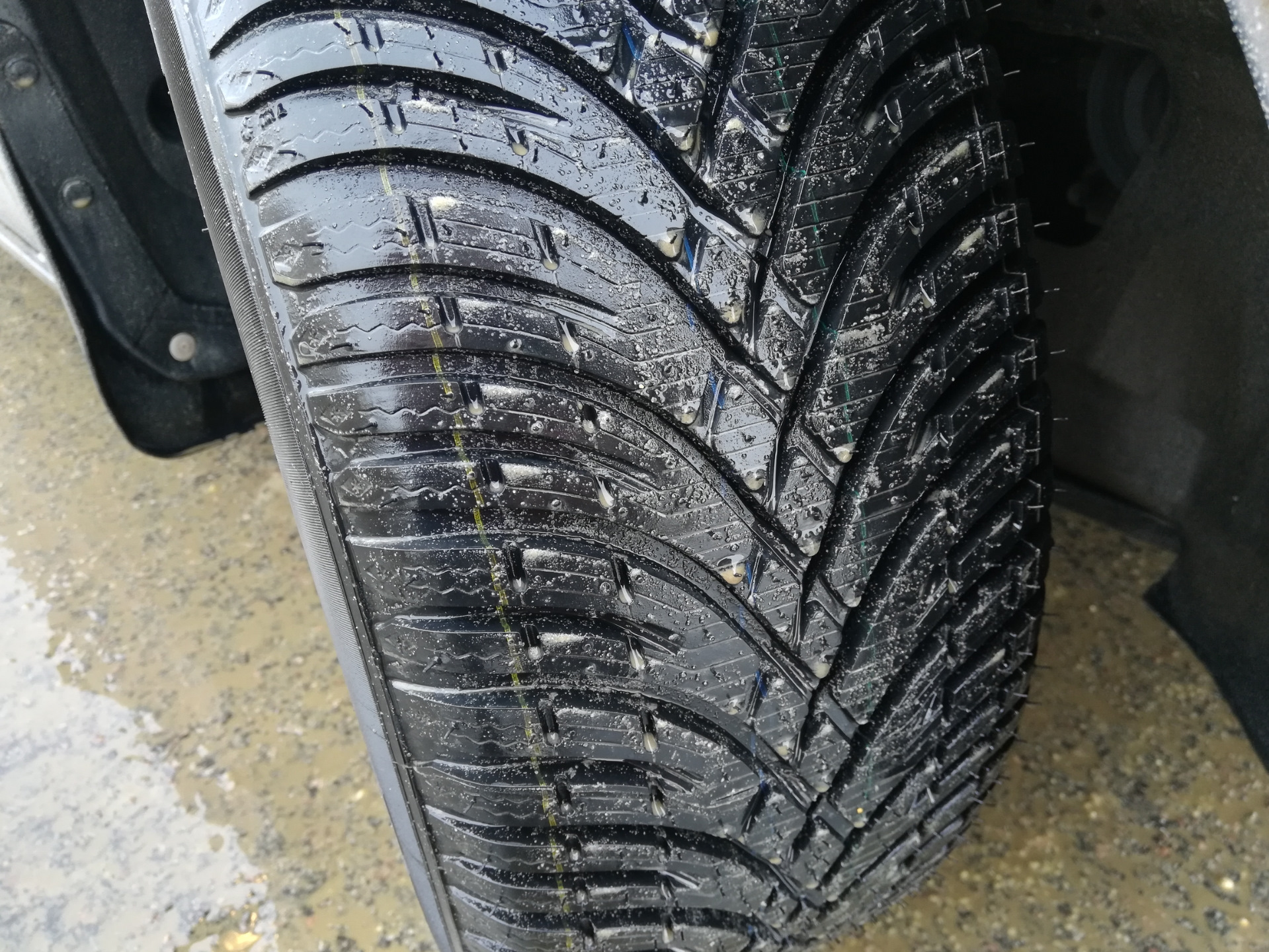 Зима отзывы. BFGOODRICH G-Force Winter 2. BFGOODRICH G-Force Winter. BFGOODRICH G-Force Winter 2 245/40 r18. БФ гудрич Джи Форс Винтер.