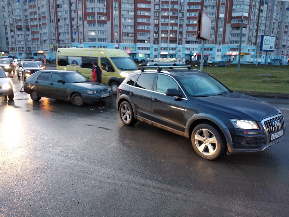 Попал в ДТП — Audi Q5 (1G), 2 л, 2010 года | ДТП | DRIVE2