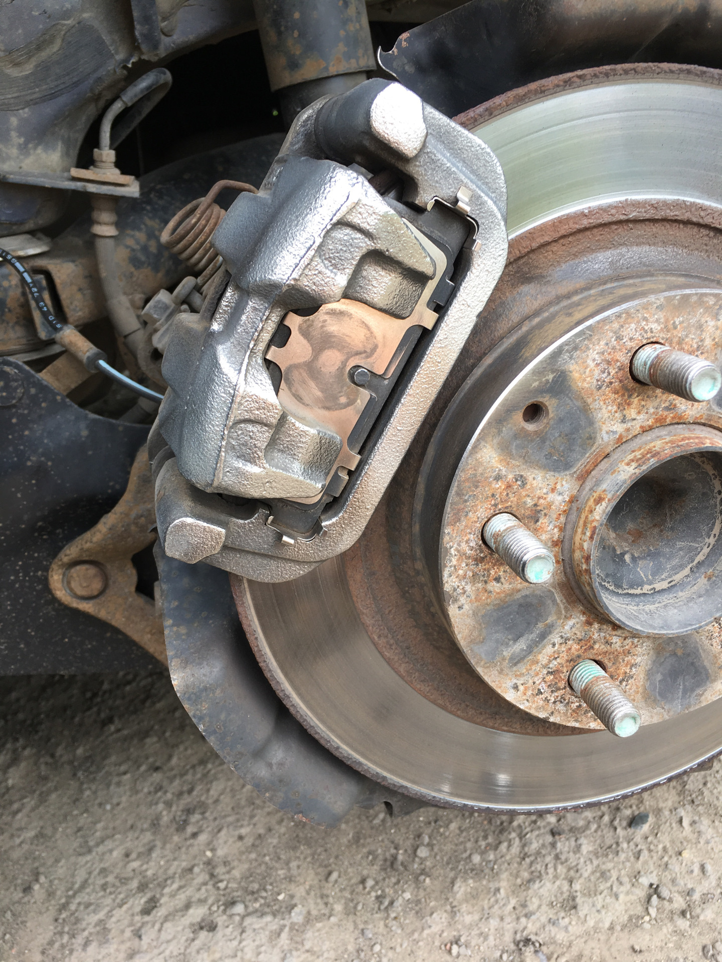 приспособление для суппортов ауди а4. чистка суппортов. чистка суппортов. чистка суппортов. очистка тормозных дисков.