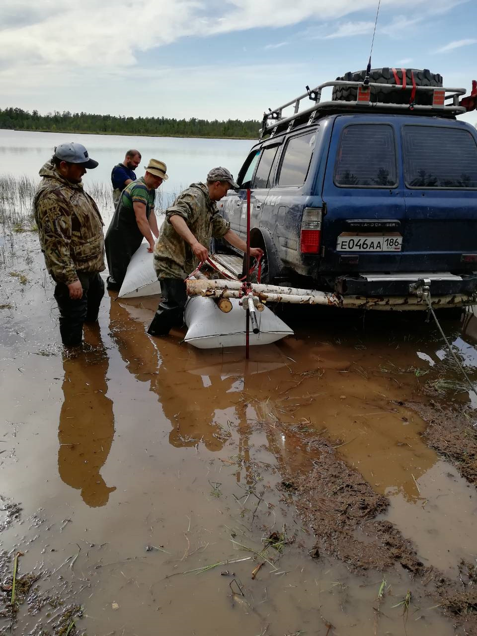 Тест-драйв пневмооболочек для переправы автомобиля через водоем — Toyota  Land Cruiser 80, 4,2 л, 1994 года | тест-драйв | DRIVE2