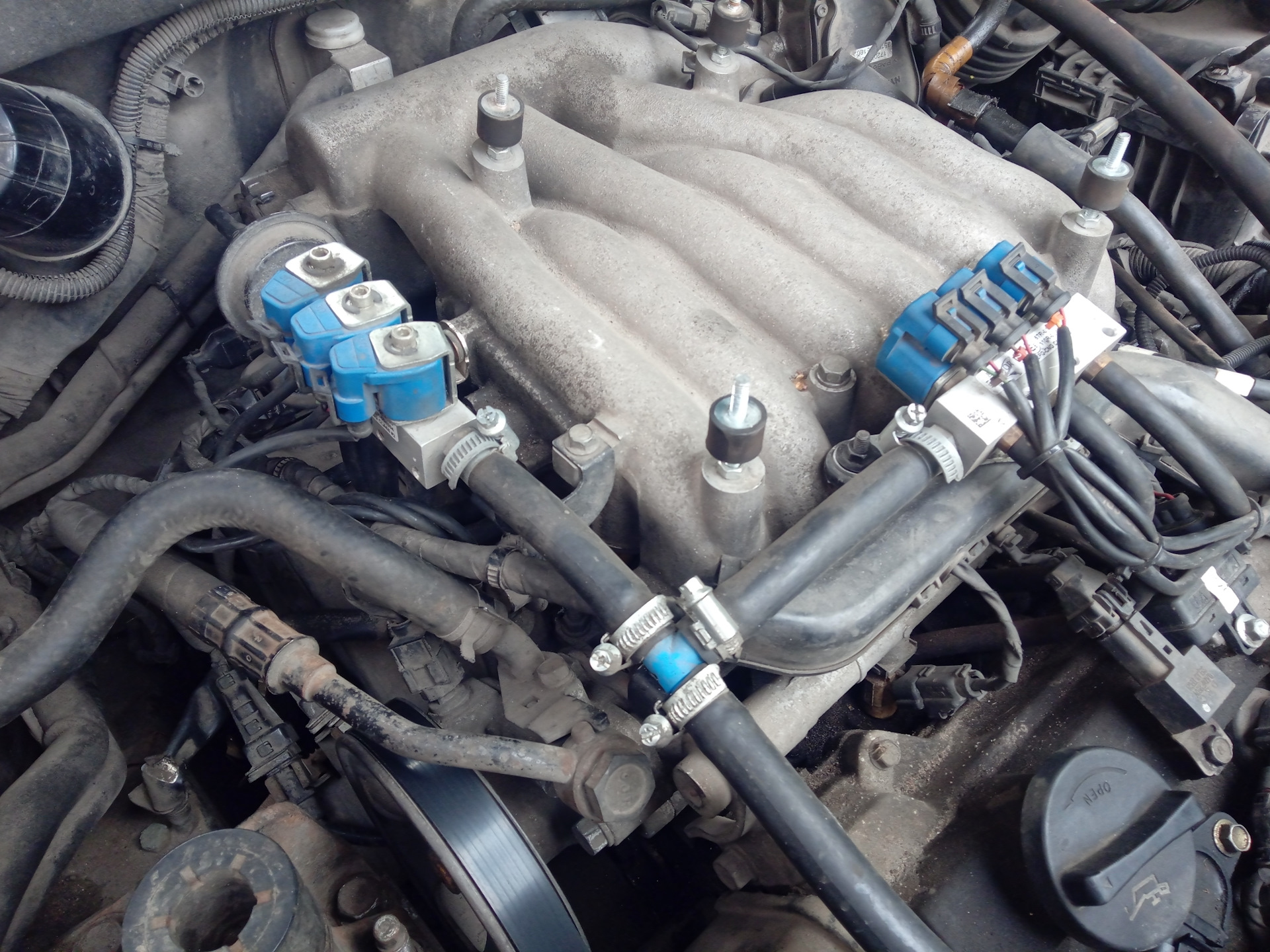 Газ на санта фе. ГБО на Санта Фе 2.7. Hyundai Santa Fe ГБО. ГБО на Санта Фе 2. ГБО Hyundai Santa Fe 2.