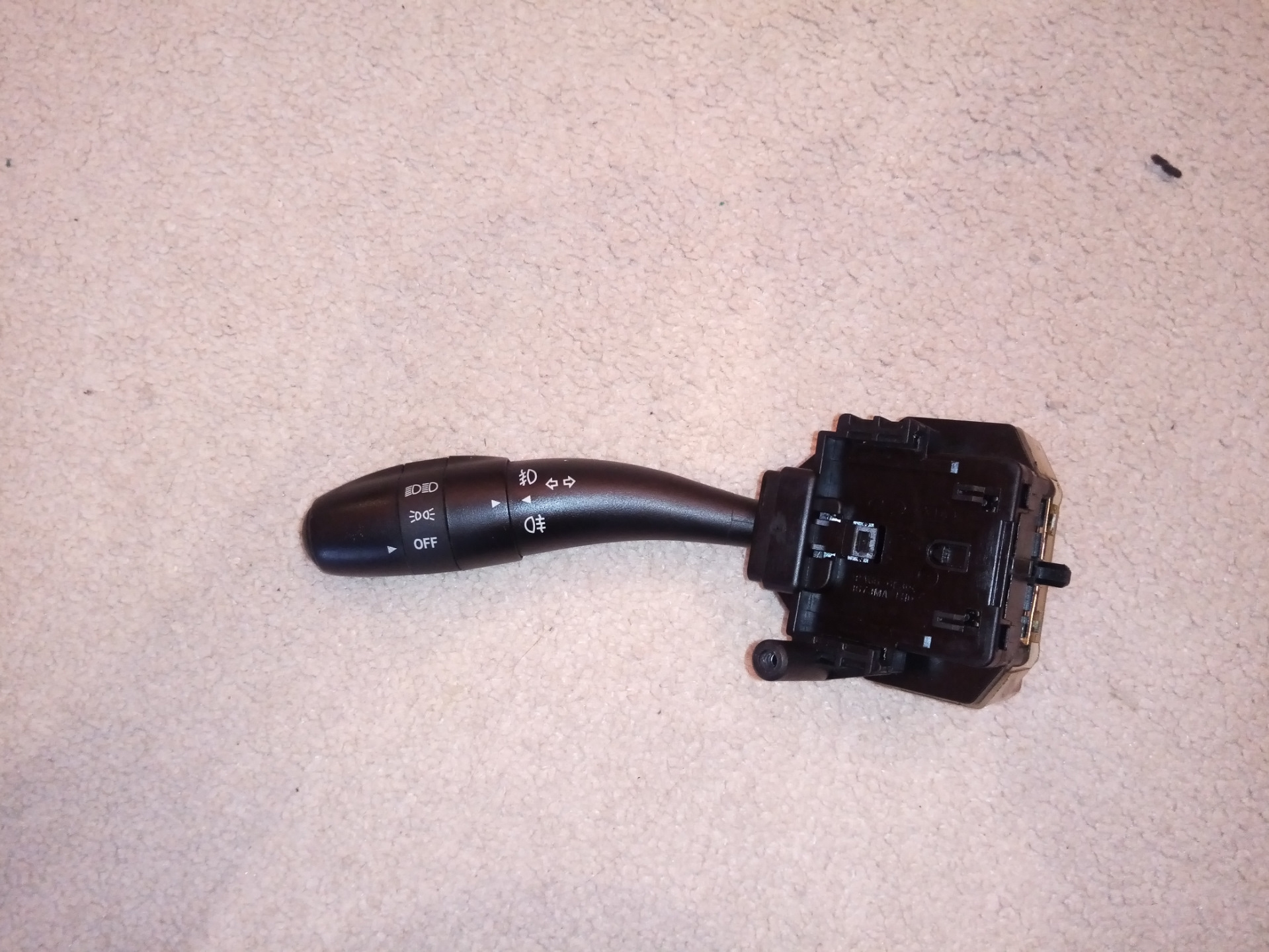 47. Переключатель поворотов. — Hyundai i30 CW I, 1,6 л, 2008 года ...