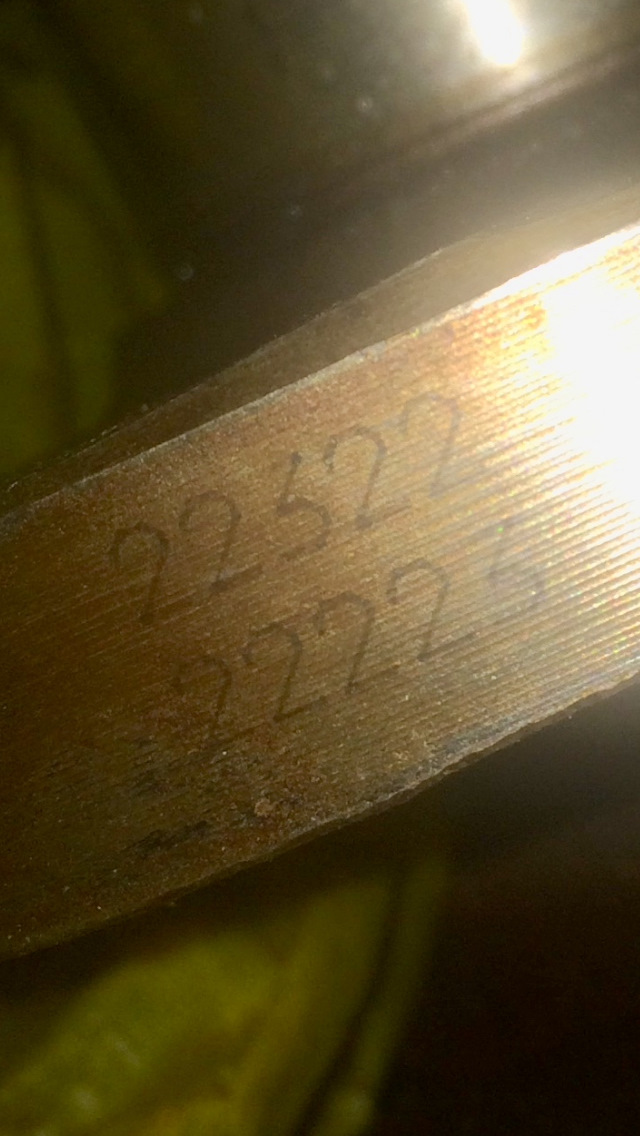 Разъясните пожалуйста, как цифры с блока совместить с цифрами с коленки ...