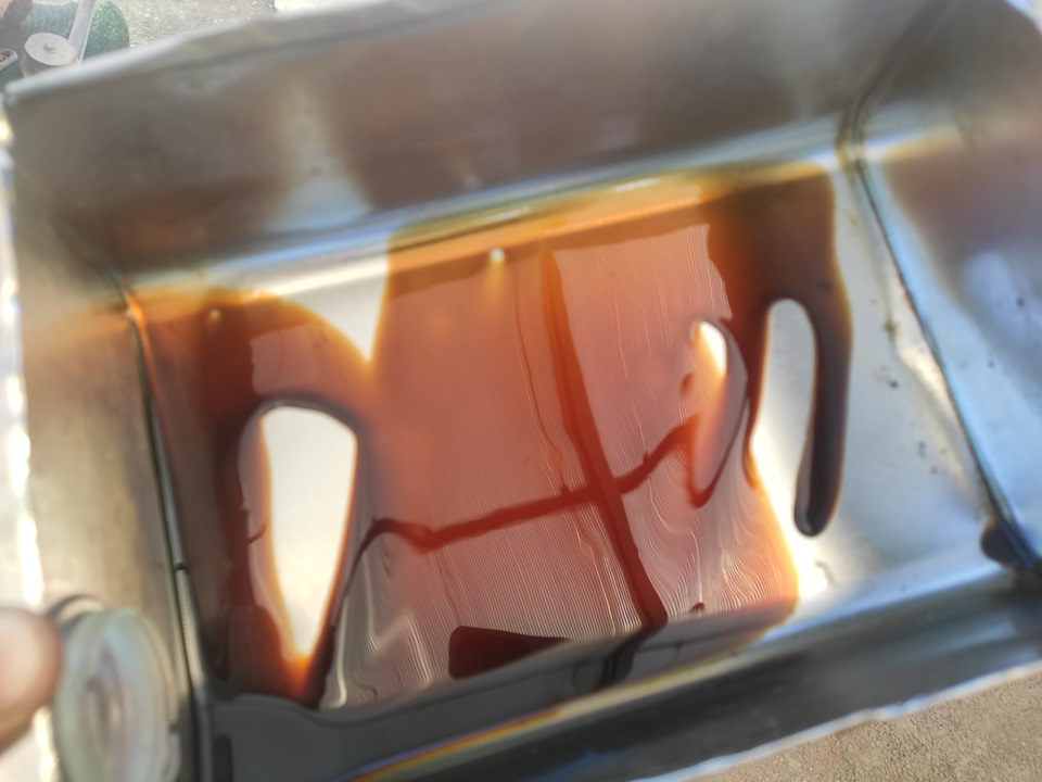 А вот valvoline, оттенок коричневый. Не растекается как вода. — Chevrolet Cruze (1G)