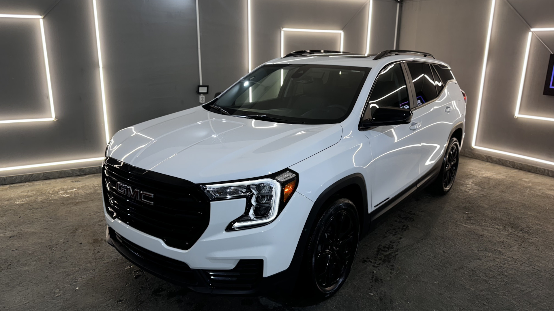 Gmc минск. Gmc минск. Капот gmc savana. Gmc минск. Капот gmc savana.