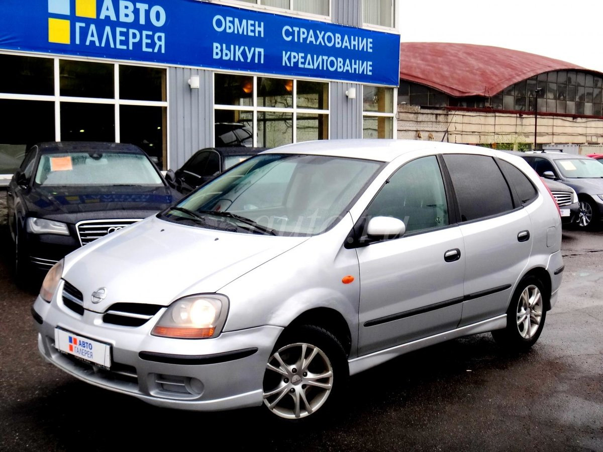 Ниссан тино. Nissan Almera Tino 1.8 МТ 2002. Ниссан Тино 2002 белый. Ниссан Тино r16. Автомобиль Ниссан Альмера Тино.