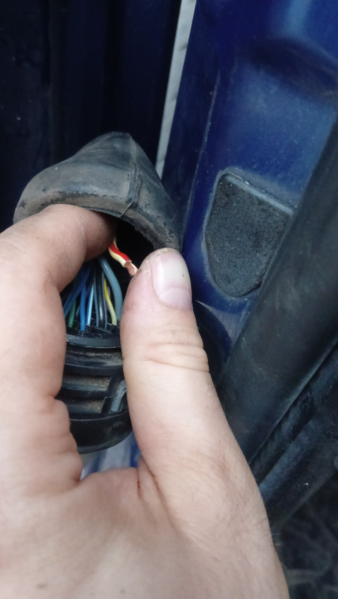 Не работает стеклоподъёмник — FIAT Albea, 1,4 л, 2008 года | поломка ...