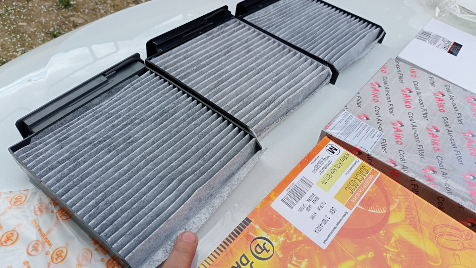 Есть еще один момент, который есть у всех трех фильтров — последняя складка смотрит по ходу движения воздуха, что не совсем айс. Например, в случае с Miles, у которого при его вставке идет сильная деформация гармошки фильтра, высока вероятность того, что этот фильтр будет пропускать в салон всю бяку с улицы… — Renault Duster (1G)