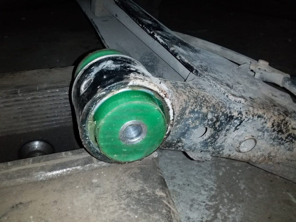 Установка проставок и полиуретана — Toyota Noah, 2 л, 2002 года | визит ...