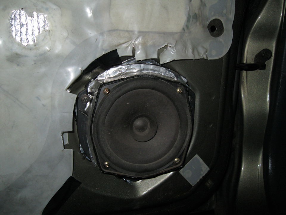 Снимаем карту двери и видим родные малышки))) — Daewoo Sens