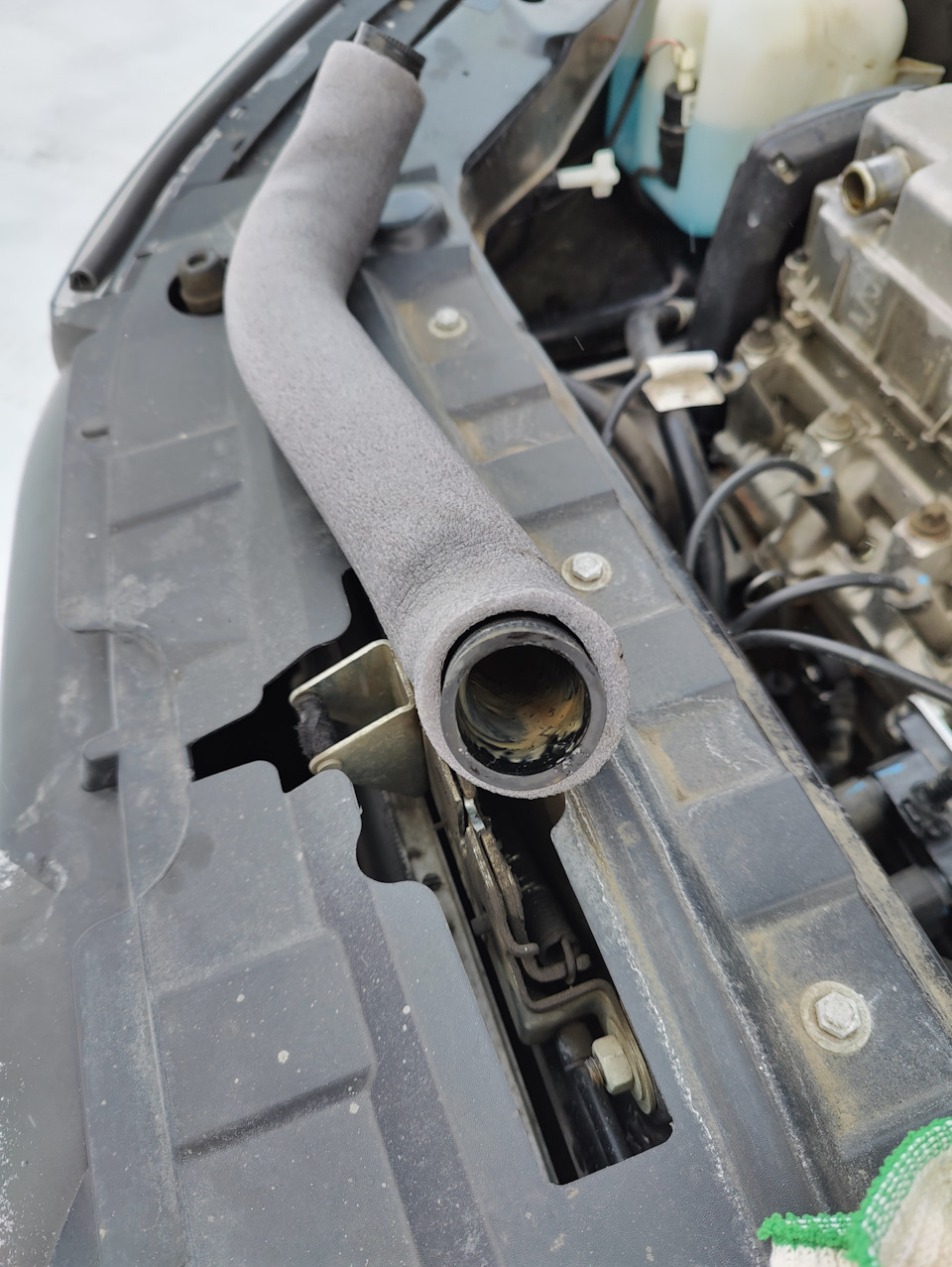 Утепление патрубков вентиляции картерных газов — Lada Гранта Лифтбек ...