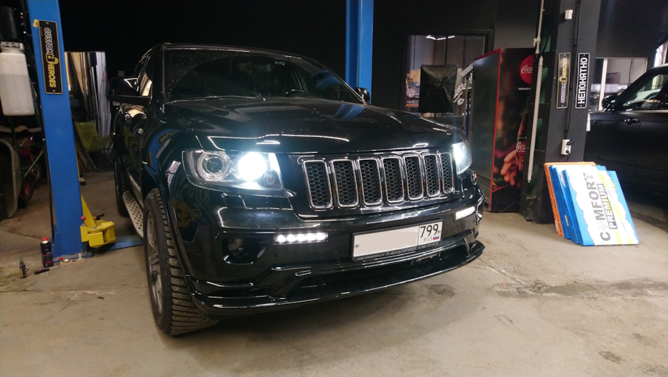 1 — Jeep Grand Cherokee (WK2)