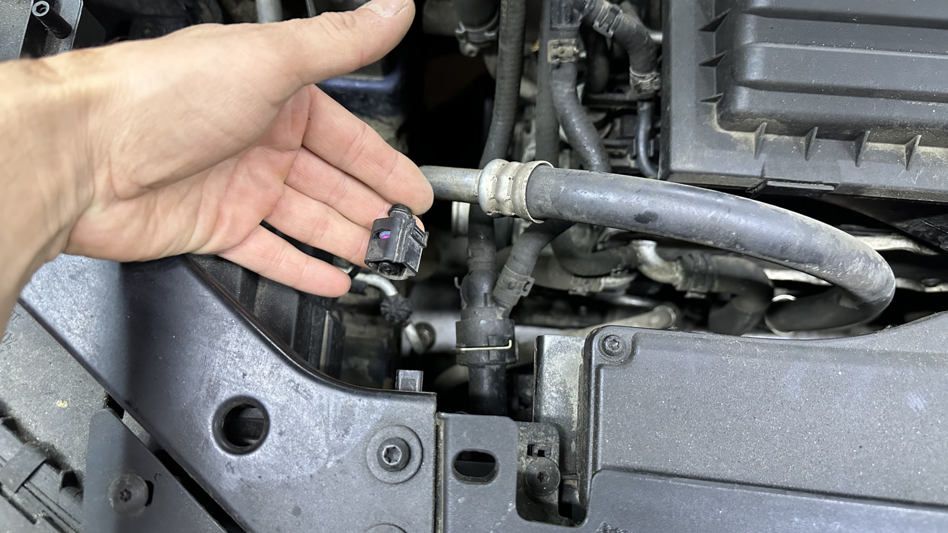 Стеклоочистители часть 3 — Volkswagen Tiguan (2G), 1,4 л, 2017 года ...