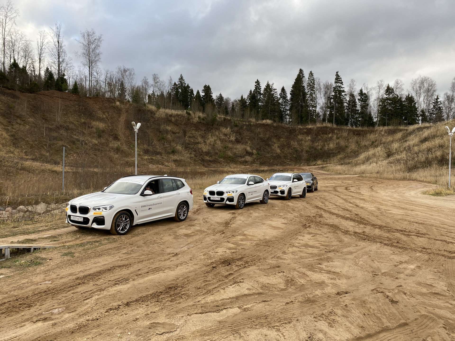 Бмв драйвинг экспириенс. БМВ Driving experience внедорожный базовый. Документалка про кругосветку на БМВ.