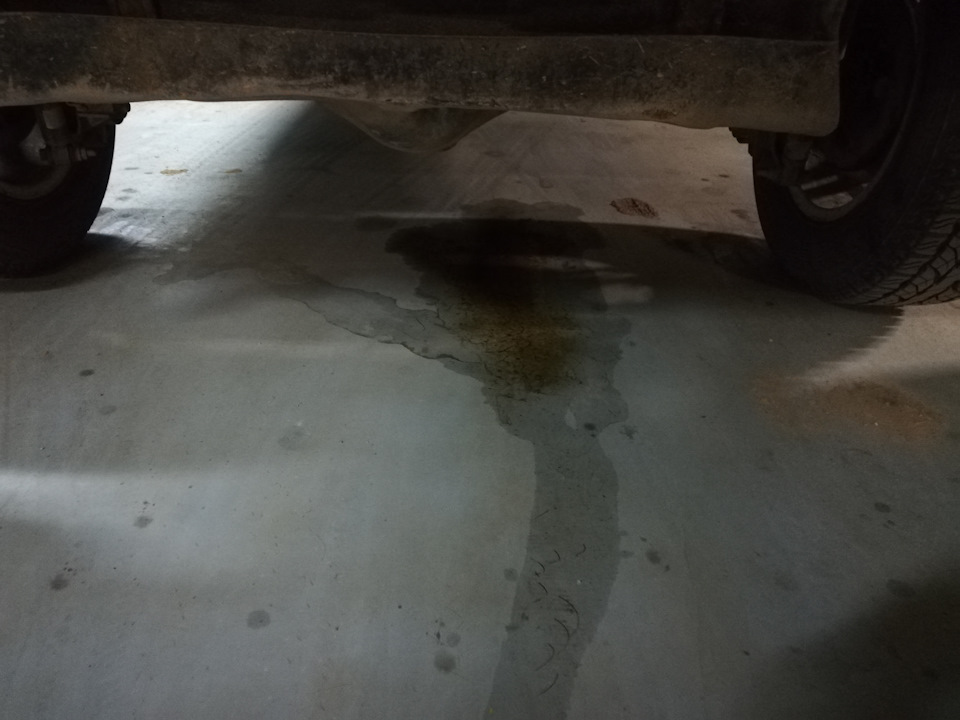 Течёт ручей, бежит ручей (про задний сальник коленвала) — Suzuki Grand ...