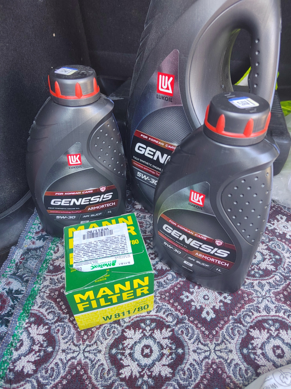 Масло — KIA Rio (3G). Запчасти на фото: WB1180