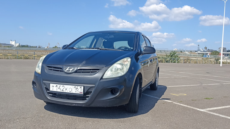 Hyundai i20 Мал клоп, да вонюч.