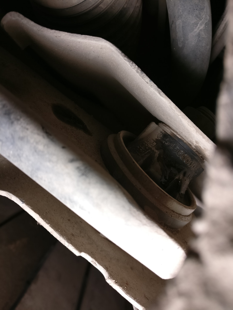 Сайлентблок или рычаг в сборе? — Renault Laguna III, 1,5 л, 2012 года ...