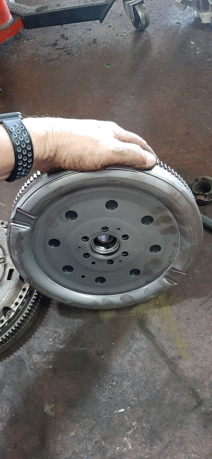 замена двухмассового маховика и сцепления — Skoda Octavia A5 Mk2, 1,9 л ...