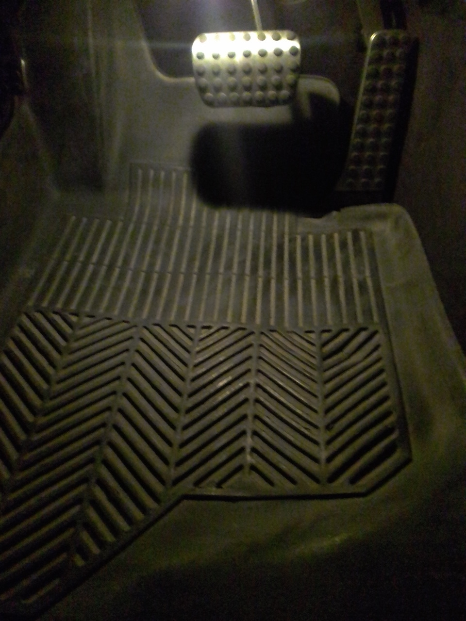 Подсветка в ноги)) — Mercedes-Benz E-Class (W124), 2,5 л, 1994 года ...
