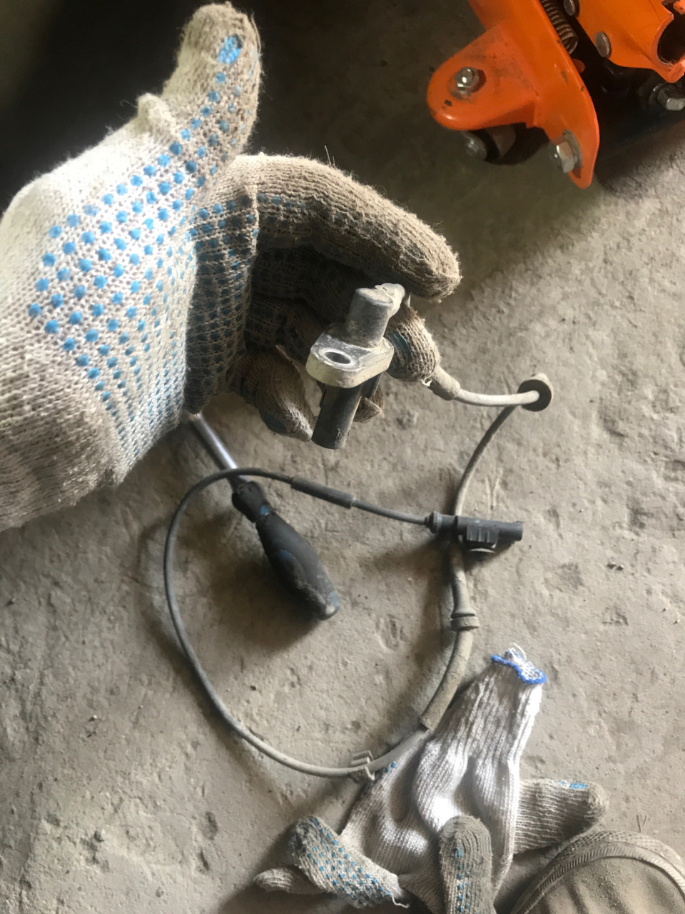 Замена датчиков абс передних и задних — Lada Гранта Лифтбек (1G), 1,6 л ...