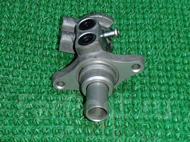 Главный тормозной цилиндр Mazda D5Y34340Z — Mazda Verisa, 1,5 л