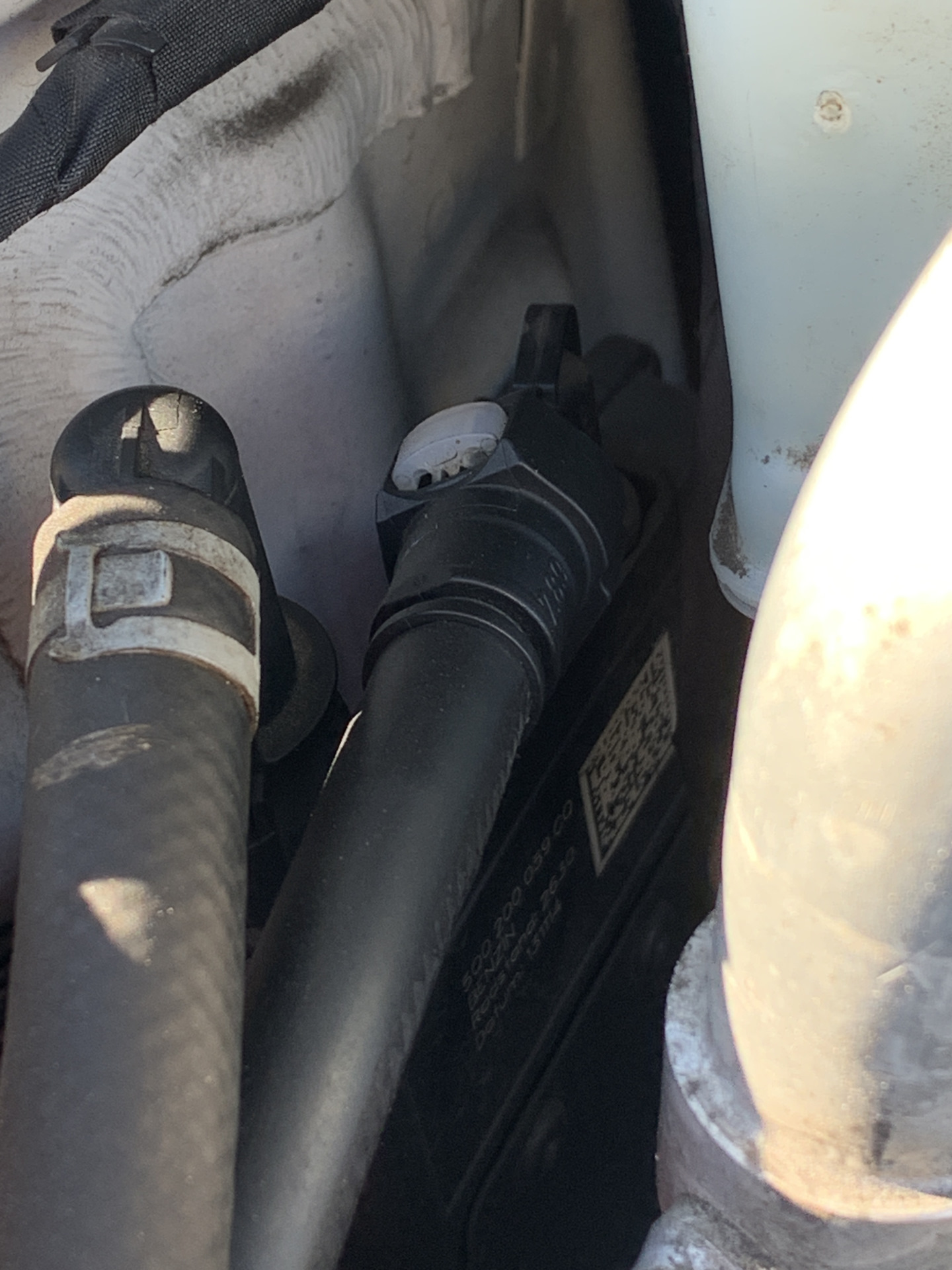 Замена трубки адсорбера CHPA — Volkswagen Golf Variant (Mk7), 1,4 л ...