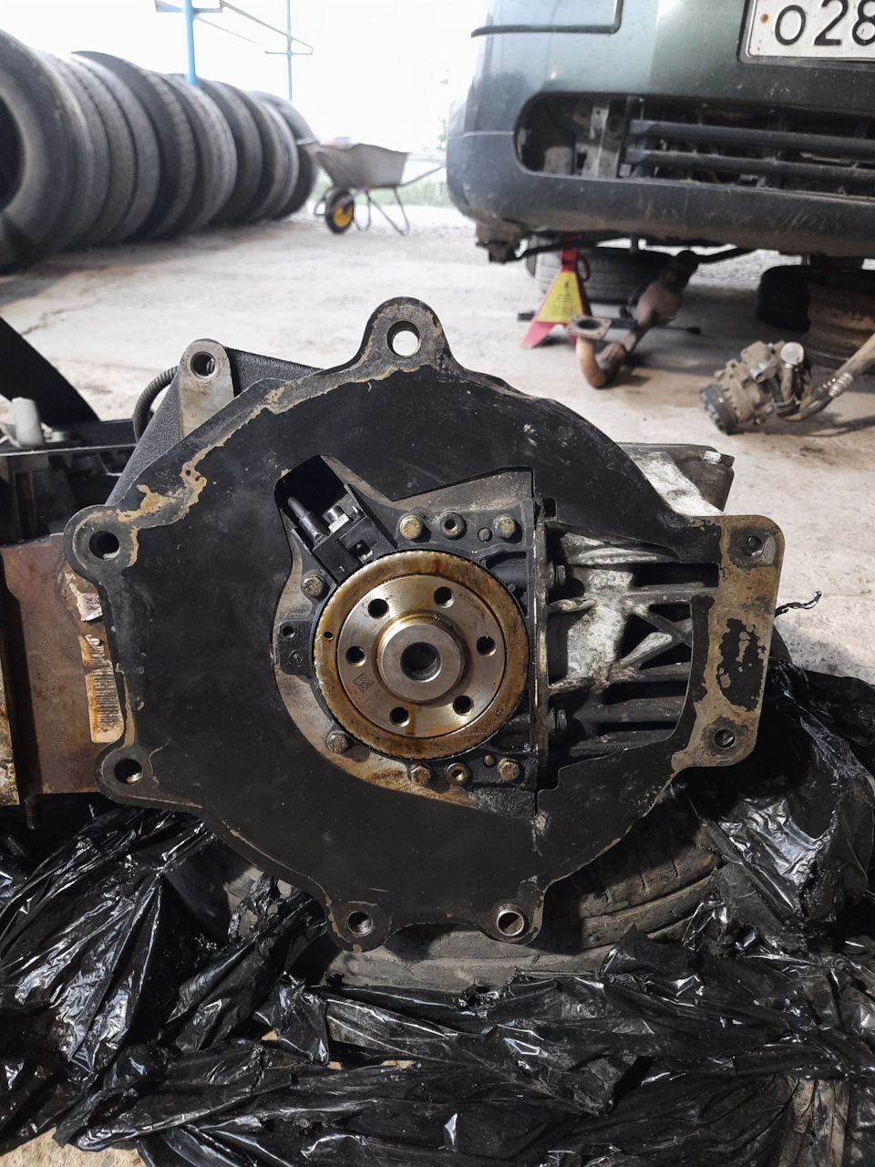 2 нижних на поддон все же не подошли, решено на них забить болт — Audi A2