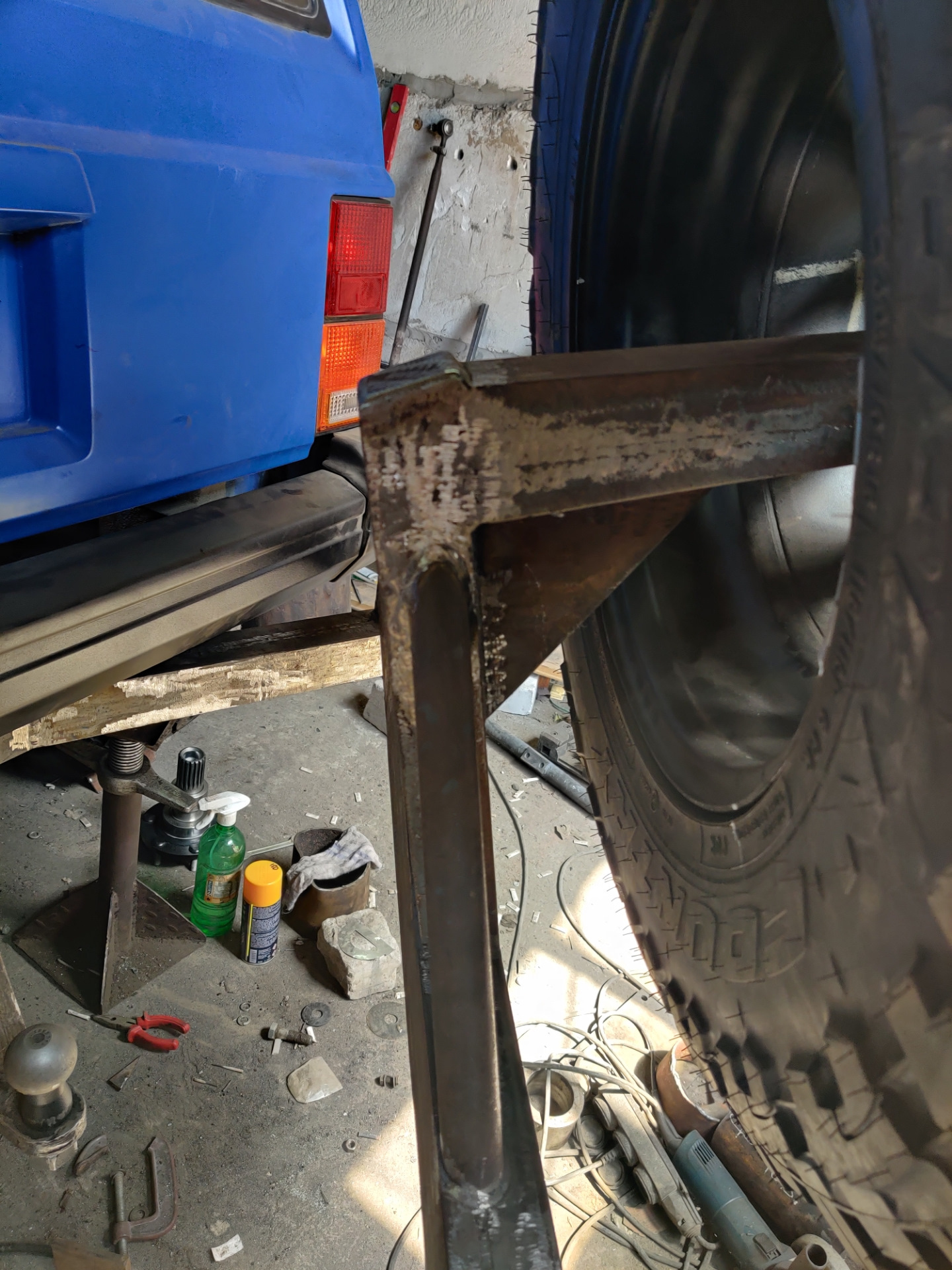 Калитка под запаску. — Jeep Cherokee (XJ), 4 л, 1991 года | тюнинг | DRIVE2