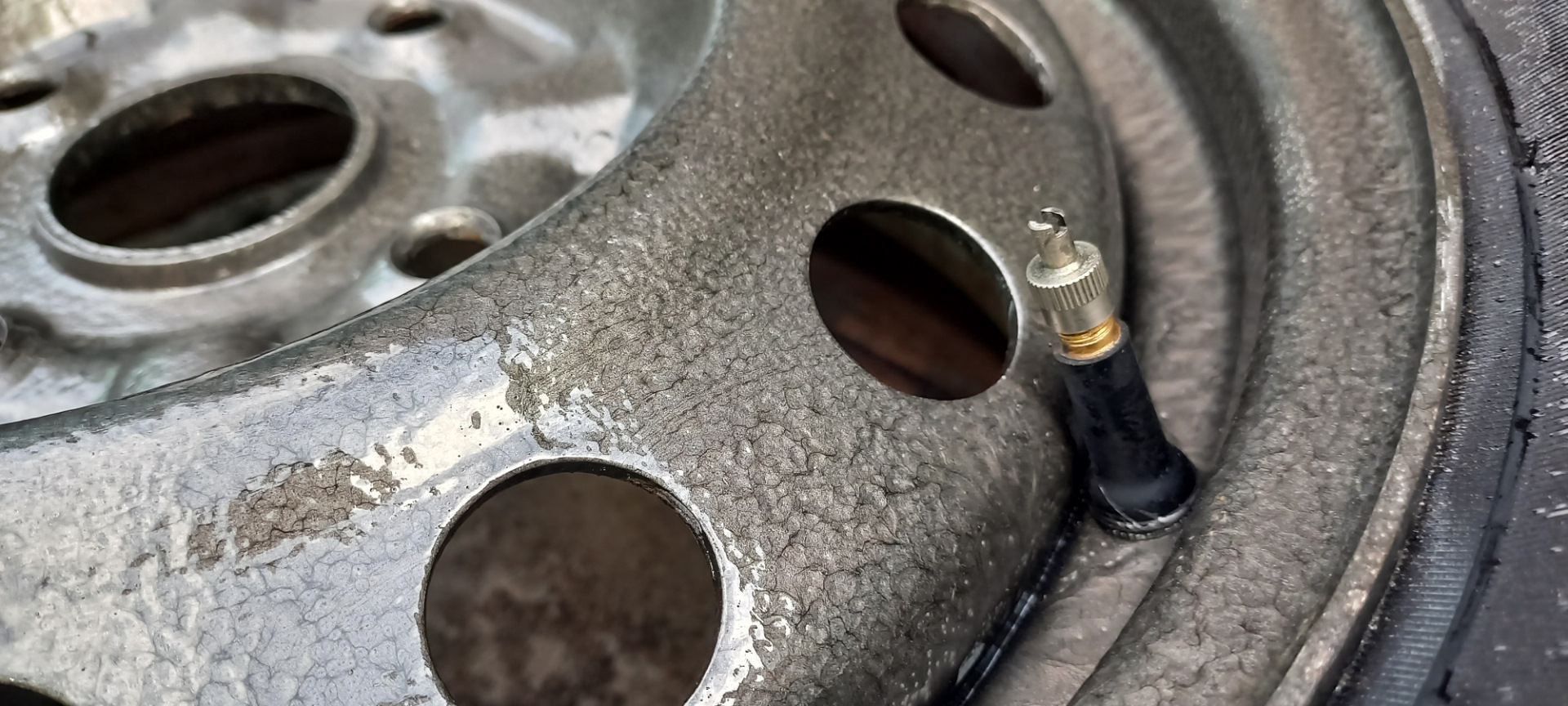 Покраска дисков молотковой краской — Chevrolet Lacetti SW, 1,8 л, 2005 ...