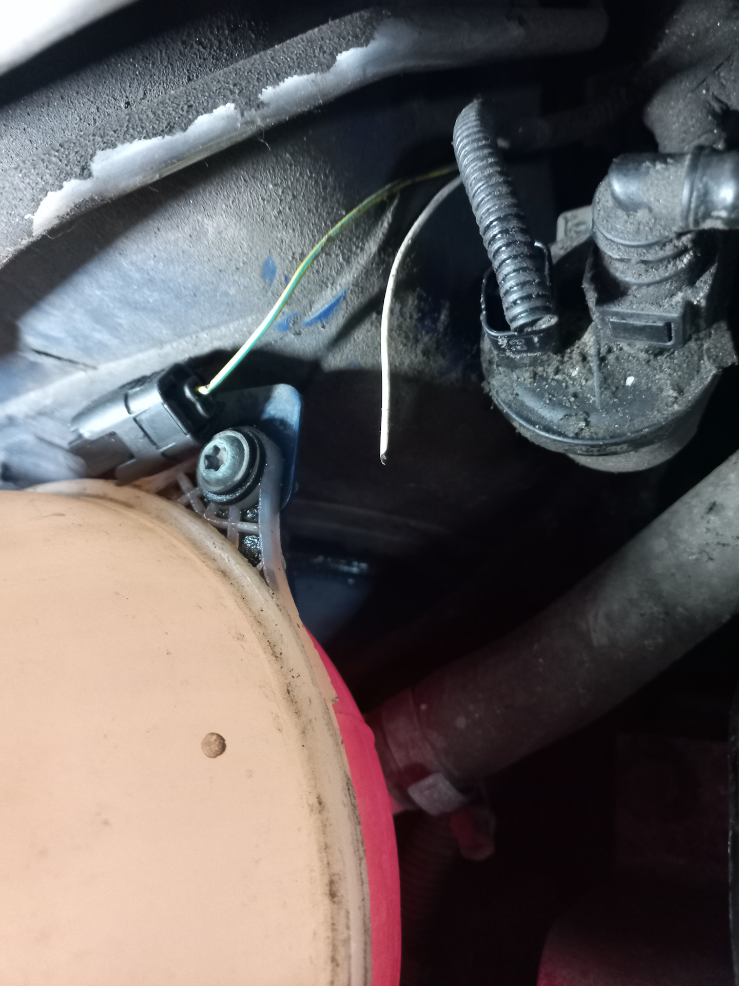 Клапан адсорбера — Lada Vesta SW (1G), 1,6 л, 2018 года | визит на ...