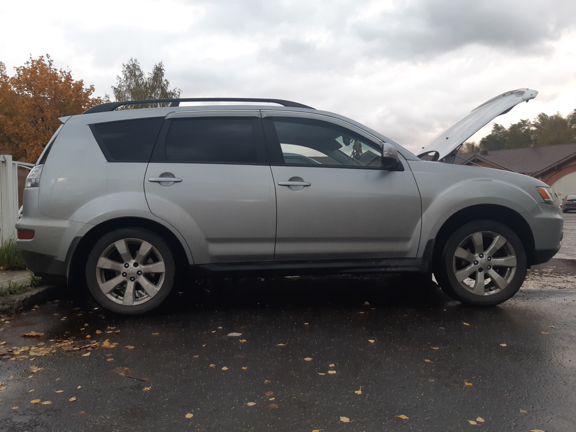 Mitsubishi outlander xl замена. Стаканы Mitsubishi Outlander XL. Micubishi Outlender 2012 Pravada Lock Unlock