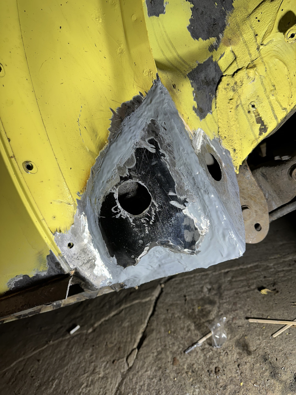 рельсовый стык. швы сварки электродами. уравнительный пролет бесстыкового пути. соединитель рельсовый стыковой пружинный срсп. рельсы усовиковые ур65.