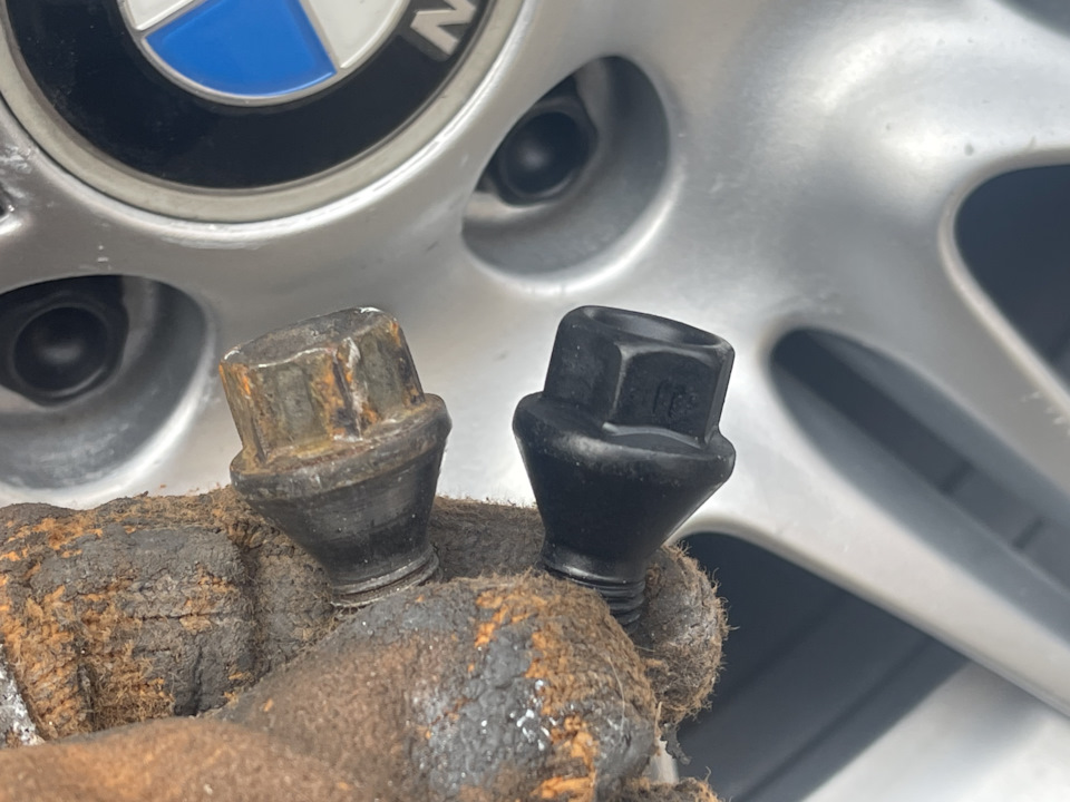 Замена подшипника ступицы задних колес, новые болты колес. (Febi) — BMW ...